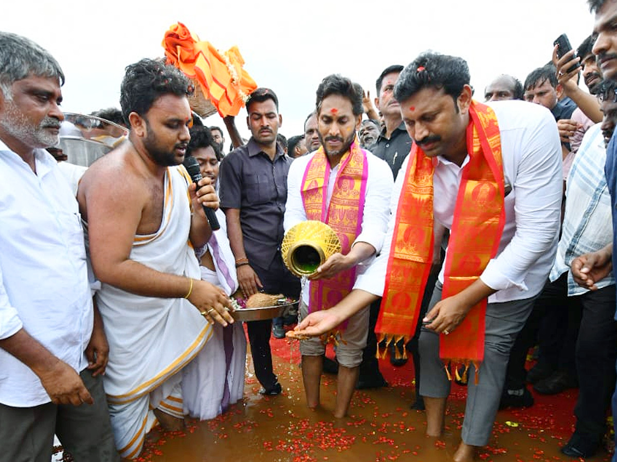 ys jagan jala Harathi Ambakapalli lake Photos2