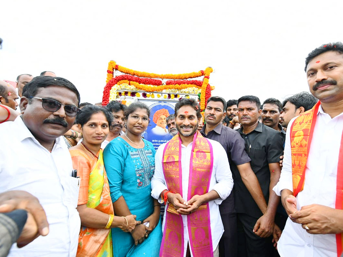 ys jagan jala Harathi Ambakapalli lake Photos13