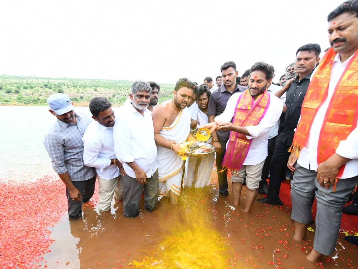 ys jagan jala Harathi Ambakapalli lake Photos4