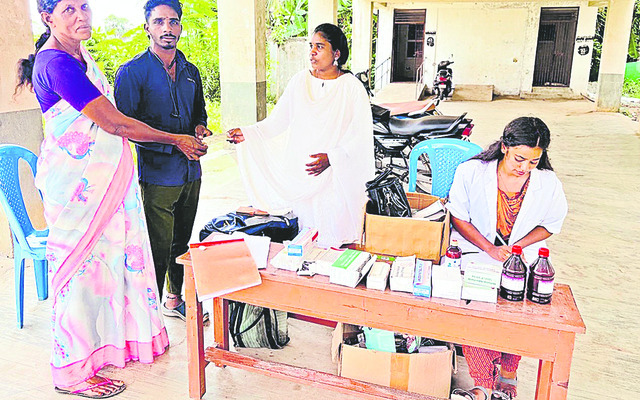 సమస్యల నాడి పట్టరేం?1