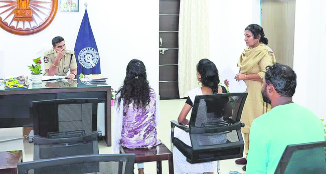 ఈవీఎం గోదాముల వద్ద పటిష్ట భద్రత 1