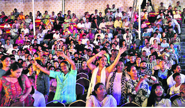ఆకాశంలో మాయాజాలం1