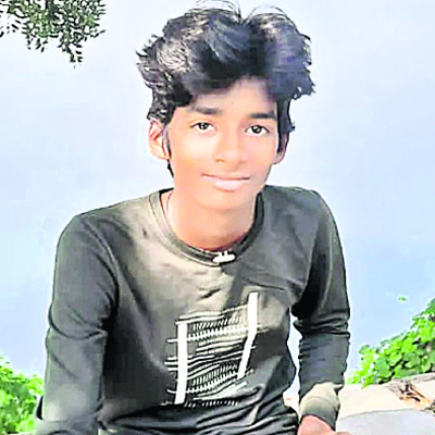 వేర్వేరు చోట్ల నీటిలో జారిపడి ఇద్దరి మృతి 1