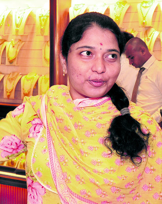 ధరలు ఇంకా  పెరుగుతాయనే భయం 
1