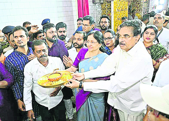శాంతియుతంగా దుర్గా పూజలు 1