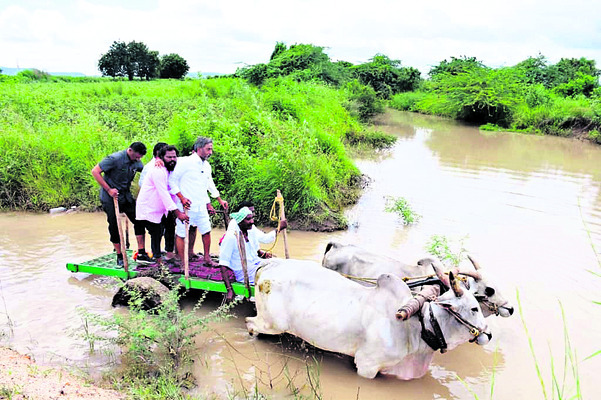 కూటమి ప్రభుత్వం రైతులను రోడ్డున పడేసింది!1