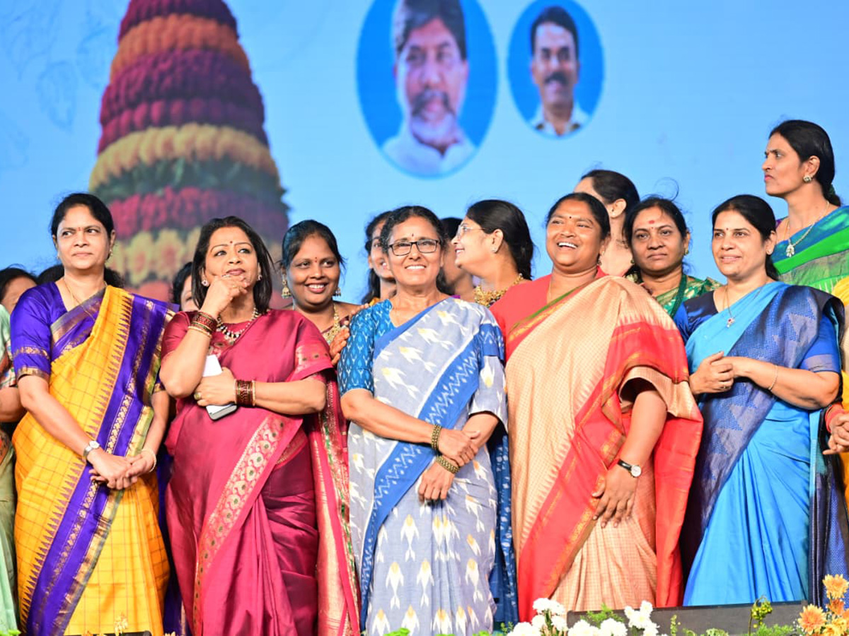 Bathukamma Place In Guinness World Record In Saroornagar Photos10