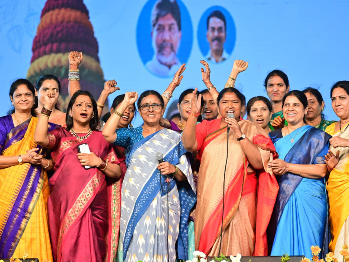 Bathukamma Place In Guinness World Record In Saroornagar Photos11