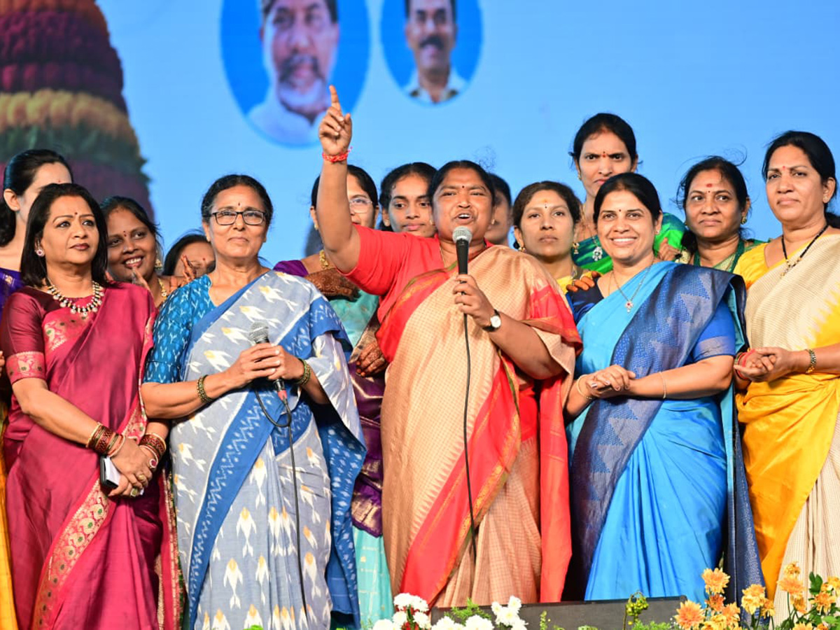 Bathukamma Place In Guinness World Record In Saroornagar Photos6