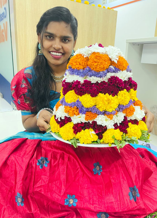 Bathukamma Celebrations In Telangana Set New Record Photos13