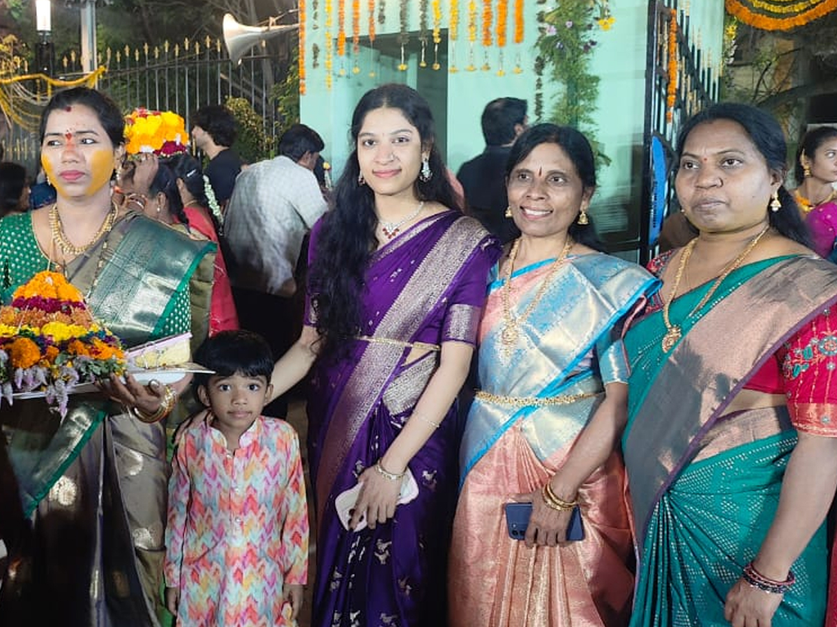 Bathukamma Celebrations In Telangana Set New Record Photos18