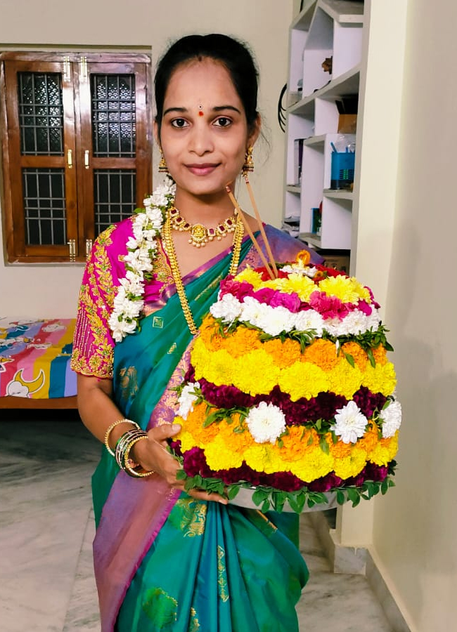 Bathukamma Celebrations In Telangana Set New Record Photos9