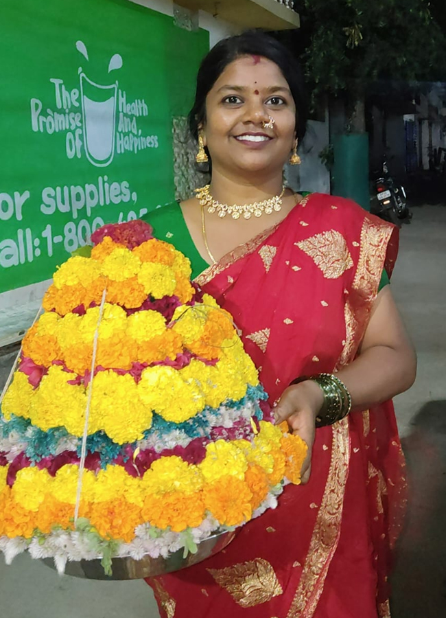 Bathukamma Celebrations In Telangana Set New Record Photos19