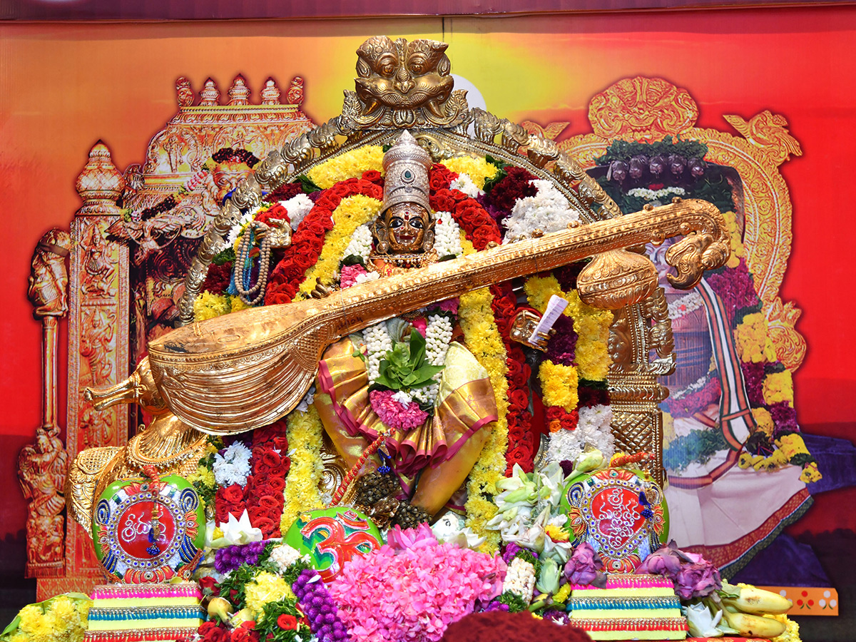 Huge Devotees Rush At Vijayawada Durgamma Temple13