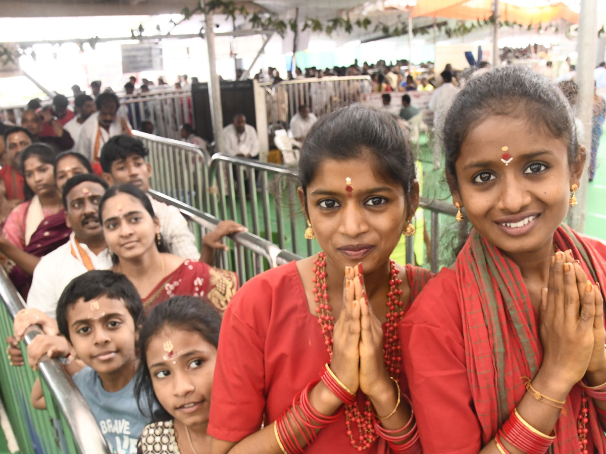 Mahishasura Mardini Alankaram Day 9 In Vijayawada Dasara Navaratri 2025 Photos12
