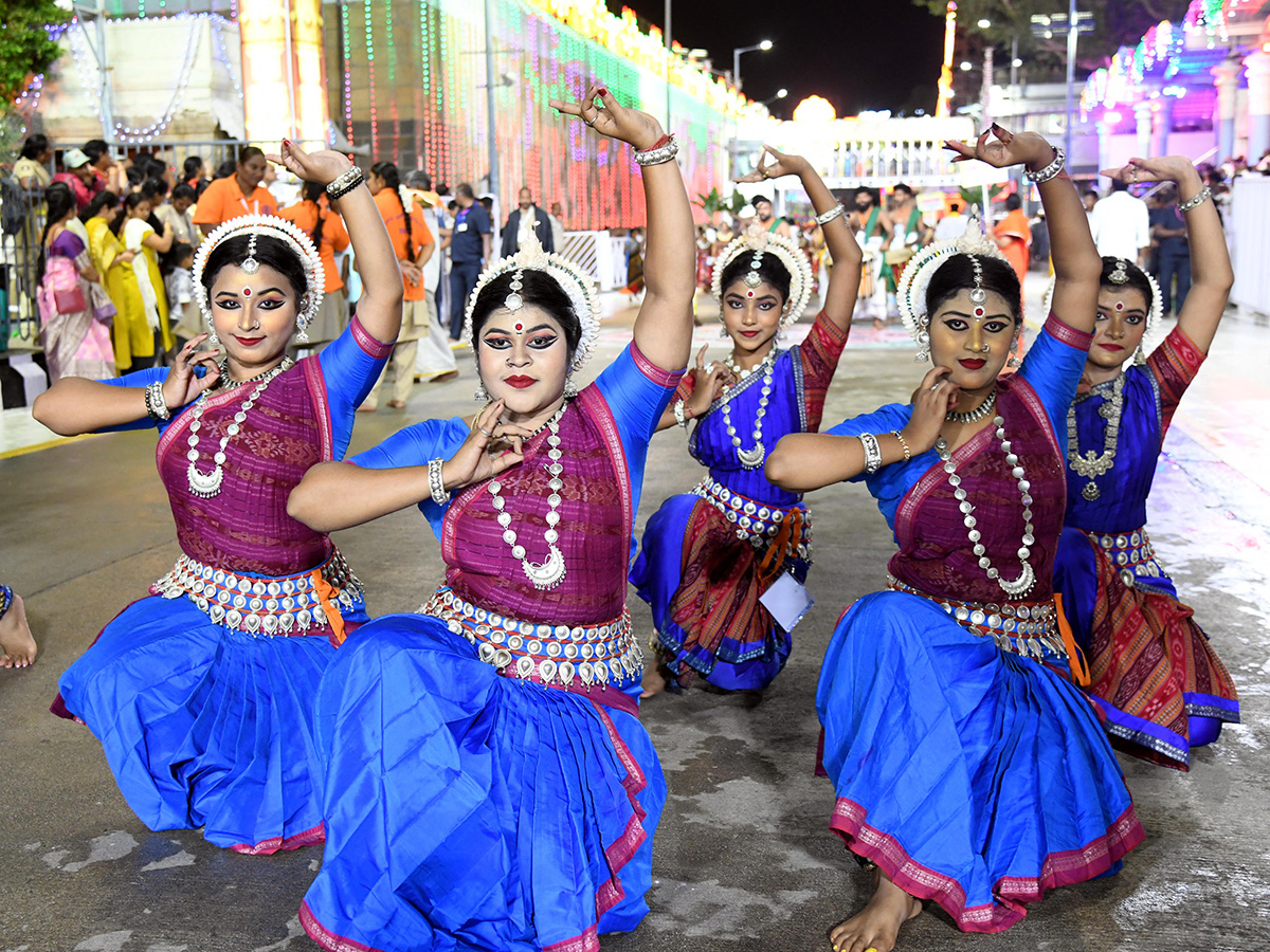 Tirumala Brahmotsavams 2025 at Swarna Ratham Photos8