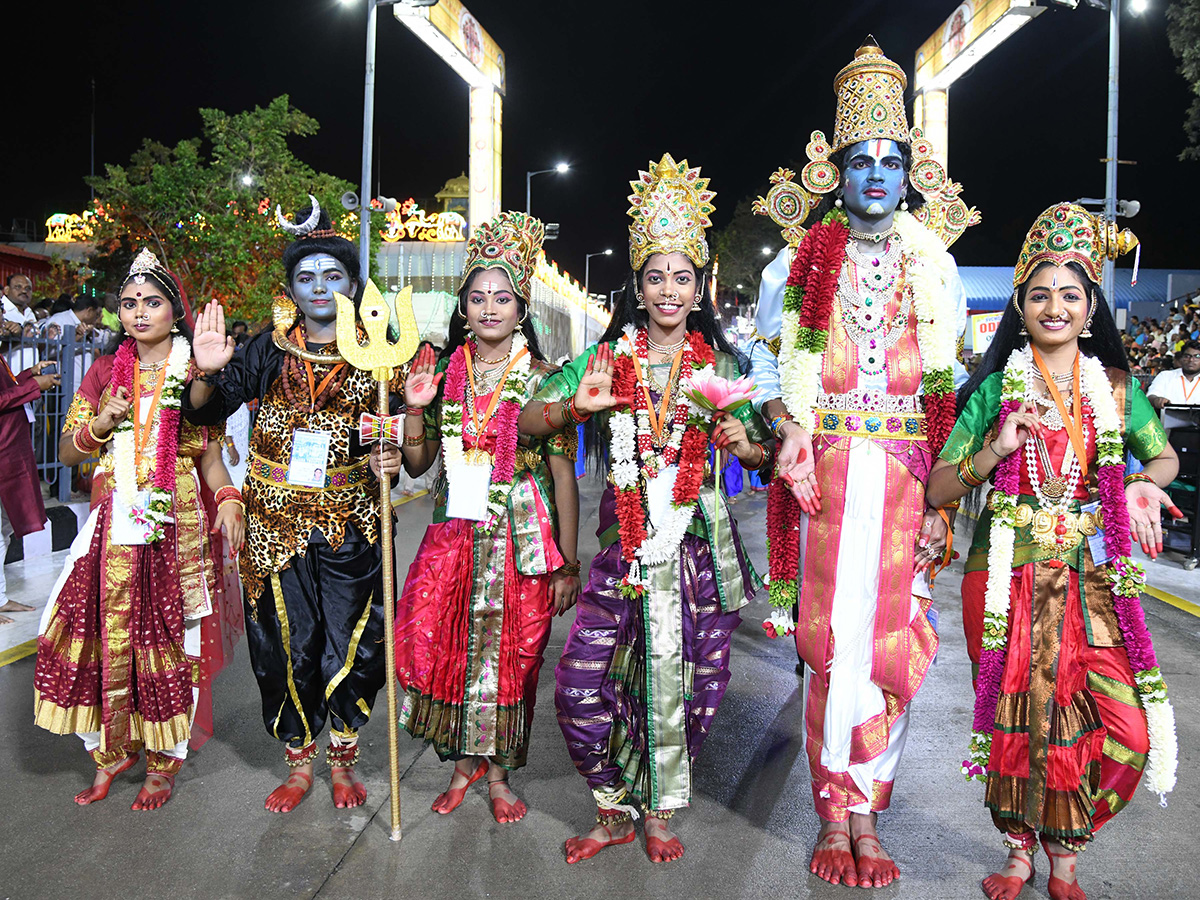 Tirumala Brahmotsavams 2025 at Swarna Ratham Photos9