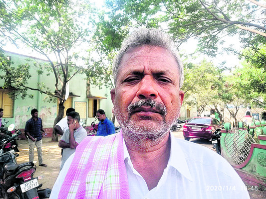రాజకీయ వివక్ష తగదు
1