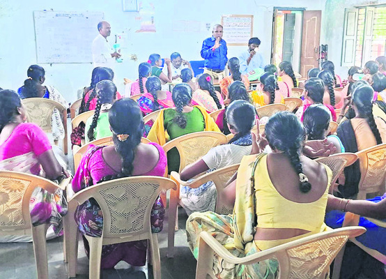 మహిళల ఆర్థిక బలోపేతం దిశగా.. 1