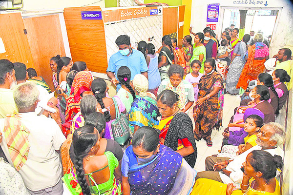 ప్రబలుతున్న జ్వరాలు1