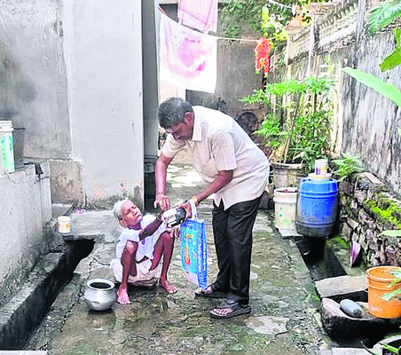 ఎండీయూల రద్దుతో ప్రజా పంపిణీ వ్యవస్థ అస్తవ్యస్తమవుతోంది1
