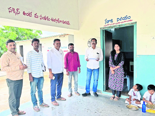పోలింగ్ కేంద్రాల పరిశీలన 1