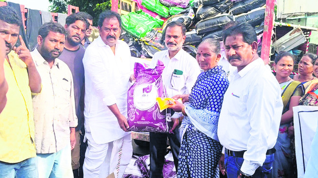 ఏసీబీకి చిక్కిన  మున్సిపల్‌ ఆర్‌ఐ 1