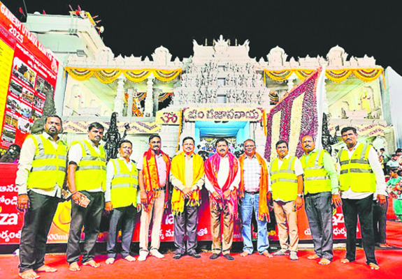 యువత క్రీడల్లో రాణించాలి 2