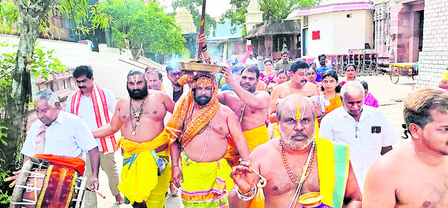 వైభవంగా నృసింహుని పవిత్రోత్సవాలు
2