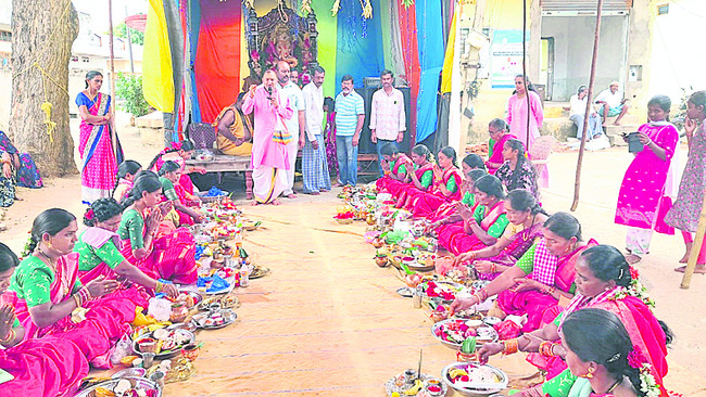 కుంకుమార్చనలు.. అన్న ప్రసాదాలు2