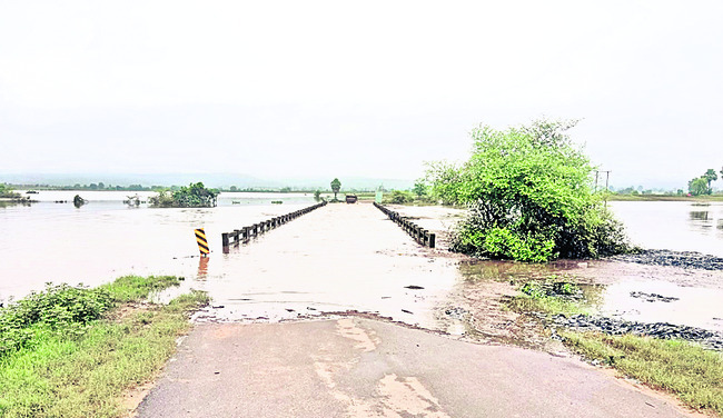 గోదావరి పరవళ్లు1