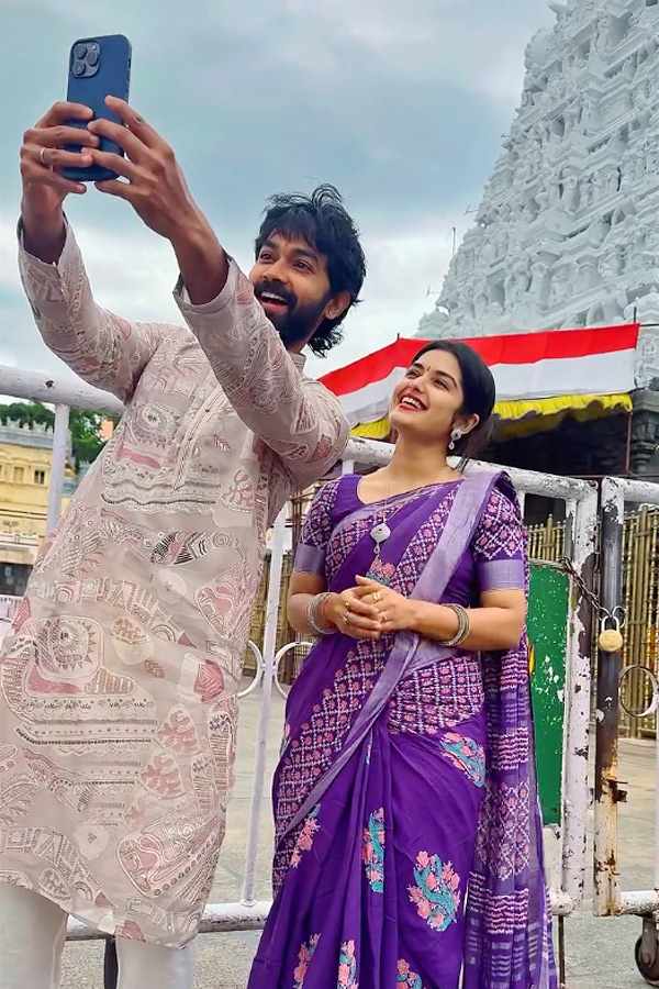 Bigg BOSS Fame Priyanka Jain And Shivakumar Visits Tirumala Photos7