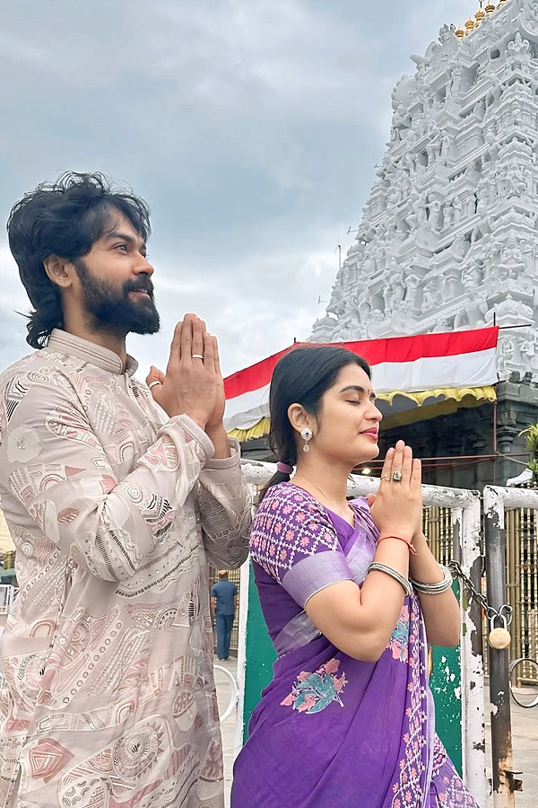 Bigg BOSS Fame Priyanka Jain And Shivakumar Visits Tirumala Photos4