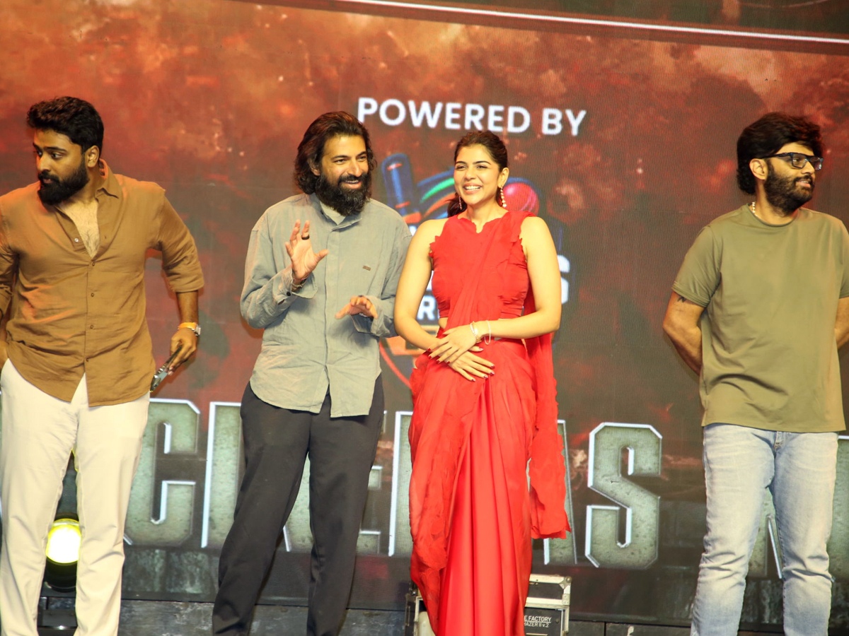 Kalyani Priyadarshan, Dulquer at the success meet of 'Khottha Loka' movie (Photos)8