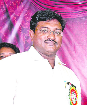 ముగ్గురు ఉపాధ్యాయులకు ఉత్తమ పురస్కారం1