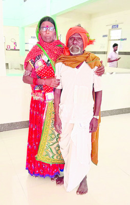 ఇద్దరిని కాపాడి..వాగులో గల్లంతైన ఒకరు1