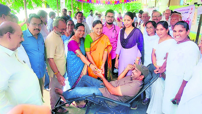 డబ్బులు ఇస్తేనే ‘సదరమ్‌’
1