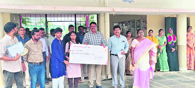 రాష్ట్రస్థాయిలో ప్రతిభ కనబరిచిన విద్యార్థులు
2