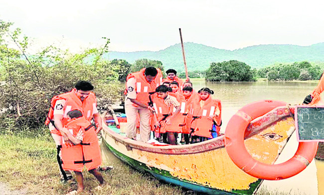వదలని వరద గోదావరి 1