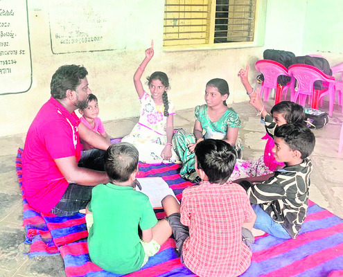 సాహో.. మాస్టారు5