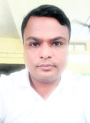 బోర్బుపై బొమ్మలు వేసి..
2