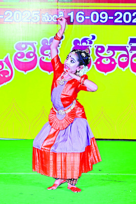 అశ్వ వాహనంపై వరసిద్ధుడి అభయం5
