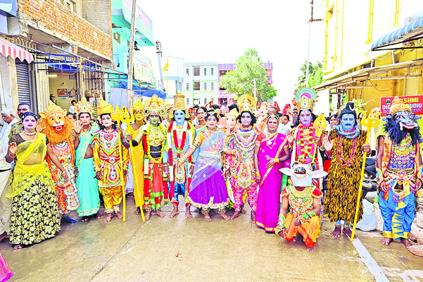 అశ్వ వాహనంపై వరసిద్ధుడి అభయం1