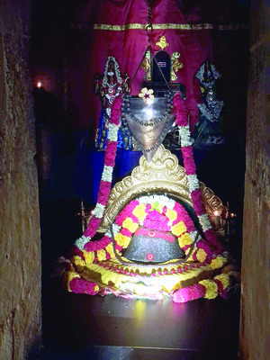 రూ.లక్ష పలికిన వినాయకుడి లడ్డూ 1