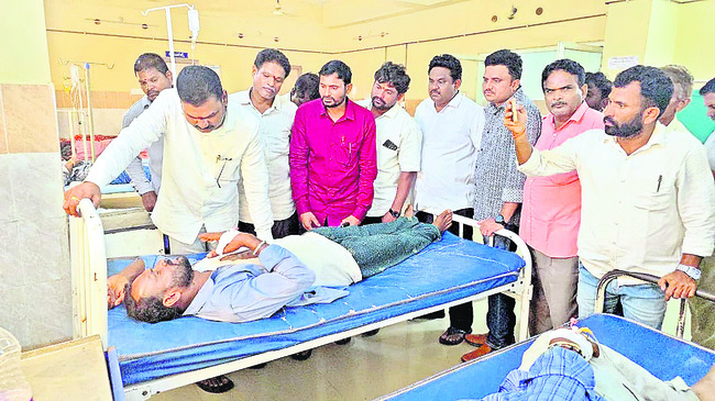 రెడ్‌బుక్‌ రాజ్యాంగం హద్దు మీరుతోంది 1