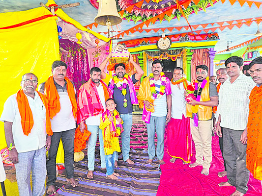 సీఎంను కలిసిన  బొంరాస్‌పేట నాయకులు 2