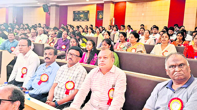 ఫార్మసీతో కేయూ ప్రతిష్ట విశ్వవ్యాప్తం1