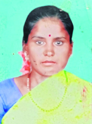 విద్యుదాఘాతంతో మహిళ మృతి
1