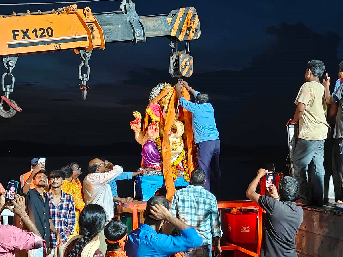 Ganesh Idol immersion At Hyderabad Photos3