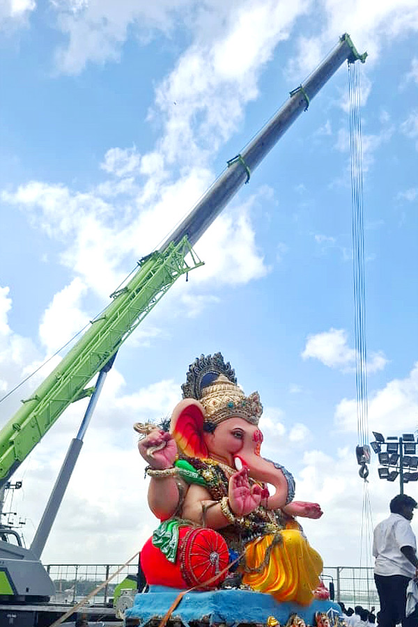 Ganesh Idol immersion At Hyderabad Photos8